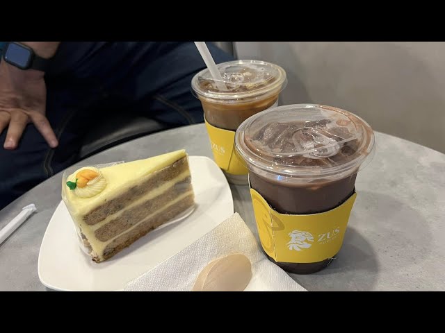 Carrot Cake and Autralian Chocolate and Coffee Beverange #malaysia #australia #chocolate #zuscoffee