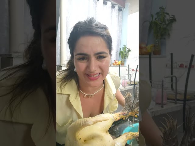 Malu Mãe🐔🐔 limpando os galos🐔🐔Ao vivo!