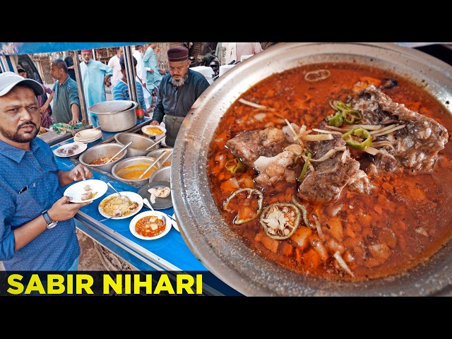 Sabir Nihari aur Irshad Bhai ke Dal Chawal in Urdu Bazar | Old Karachi Street Food, Pakistani Food