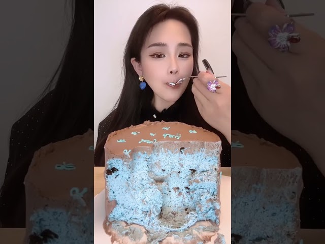 Asmr🍰Eating Chocolate Cake🍰 (Soft And Waxy Sound) 크림丨먹방丨Mukbang丨Satisfying丨Eatings