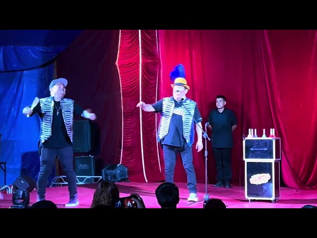 Los payasonicos en el circo