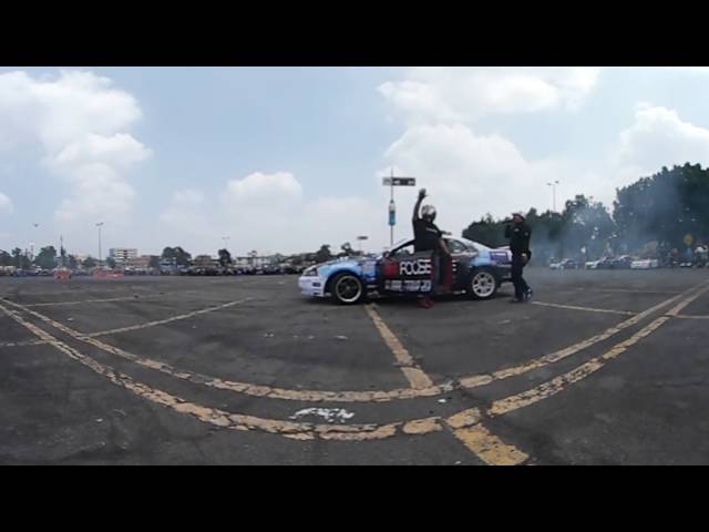 Drift en 360 Rojo in action