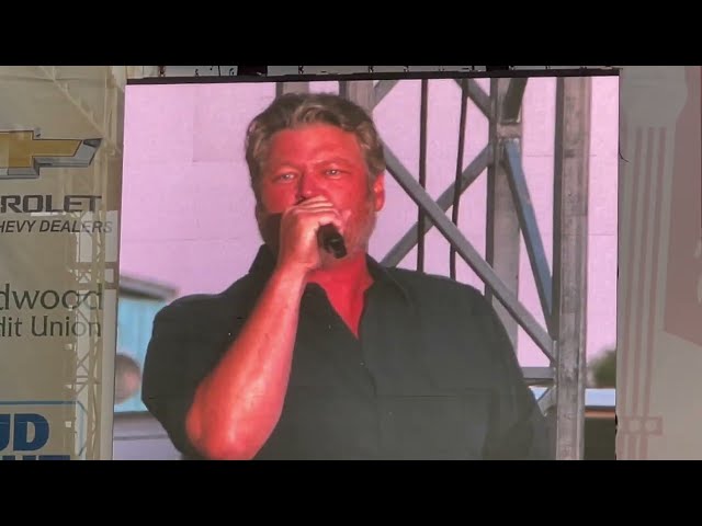 Gonna - Blake Shelton Live @ Country Summer Musical Festival, Santa Rosa CA, 6-18-22