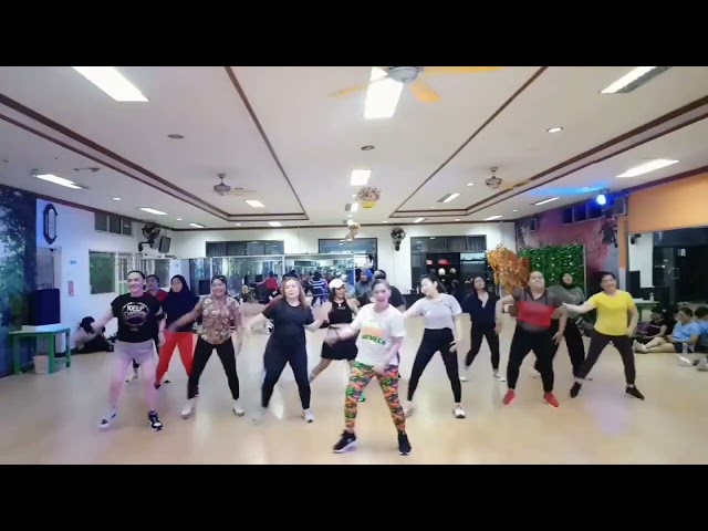 Zumba || Rose _Bruno_Mars_APT || Yen's || Choreo : by Zin Yenny.M || Hlc Merauke.