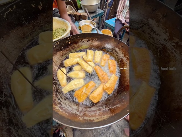 Bengali Style Crispy Beguni Making