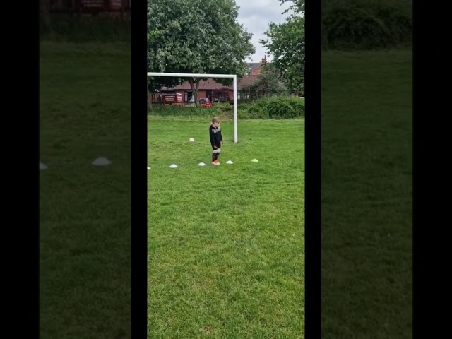 Training my Daughter to be the BEST U7s Goalkeeper!