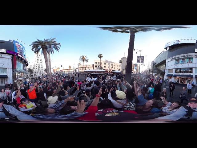 Johnny Depp and Crowd (360° Video) VR