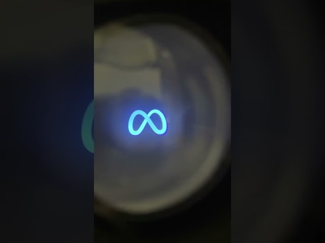 Oculus 2 software not loading. Only Meta symbol flashing.