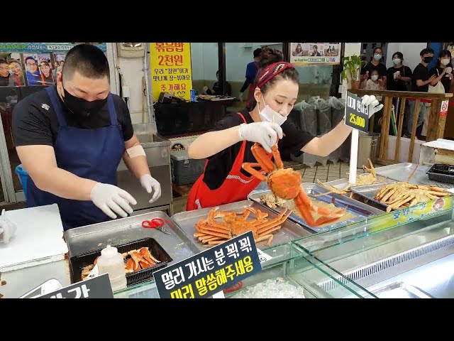 Korean king crab that cuts it nicely to eat Korean street food