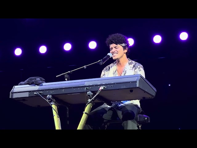 Talking to the Moon [Bruno Mars Live in Manila 2023]