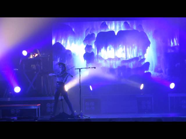 Lindsey Stirling live - "Crystallize"