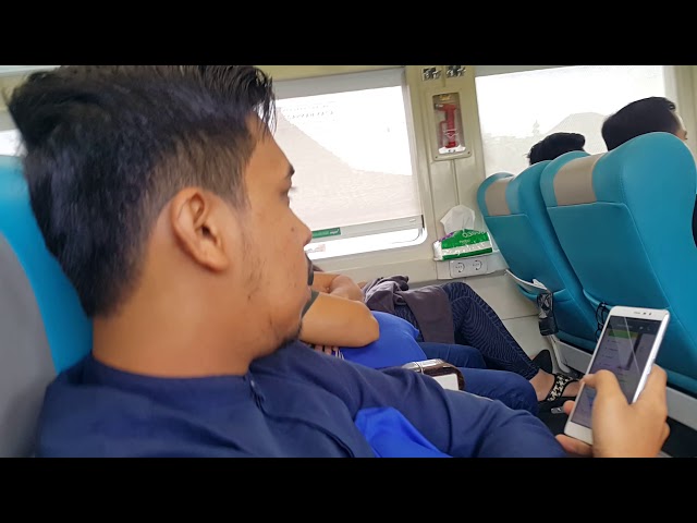 Gaes... Naik Kereta Tercepat dari Surabaya Solo..