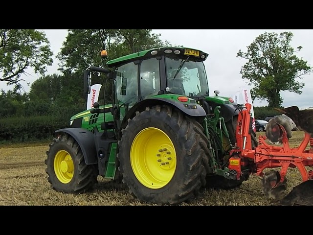 2017 John Deere 6155R 6.9 Litre 6-Cyl Diesel Tractor With Kuhn Reversible Plough