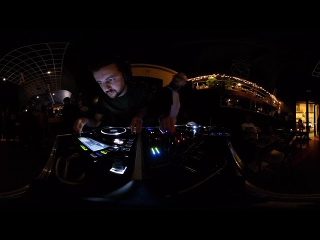 karmadeep in live en ru' - Bari dj set VR 360 4k visione dalla consolle experience 2° parte