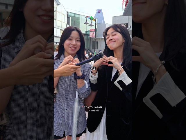 Japanese women speaking French