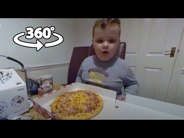 360 VR - Leos Pizza Eating Challenge