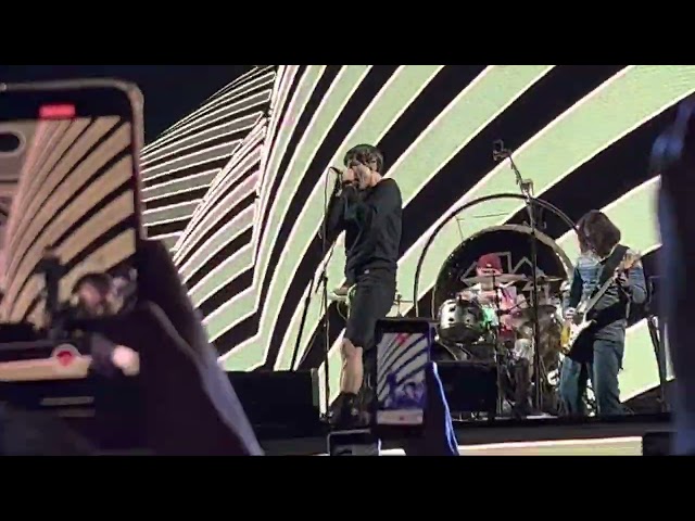 Red Hot Chili Peppers - Suck My Kiss (Unlimited Love Tour Melbourne 7/2/23)