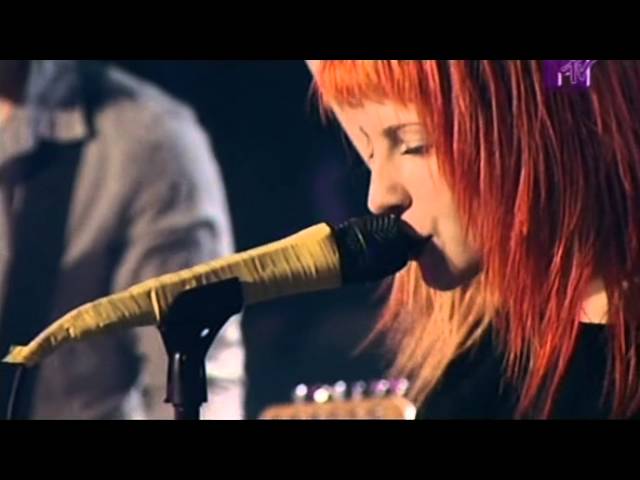 Paramore - CrushCrushCrush (Live on MTV's The Lair)