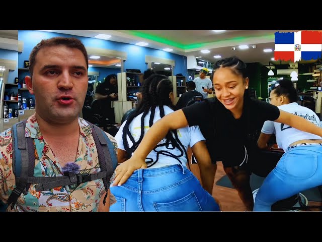 WOMEN ARE TWERKING IN THIS BARBERS! SPECIAL VIDEO SANTO DOMINGO/DOMINICO 🇩🇴 *71