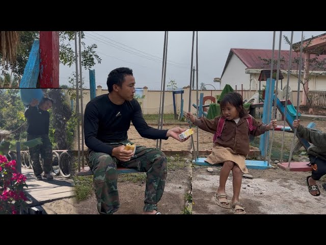 Tran Thanh took his daughter to school and improved the land to grow vegetables