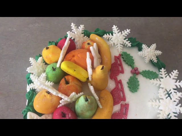 Icing & Decorating Jamaican Fruit Rum Cake  With Royal Hard Icing