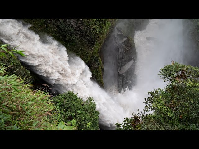 Rock climbing in El Pailon Del Diablo, Ecuador- 360 Degree - 5k - VR Experience