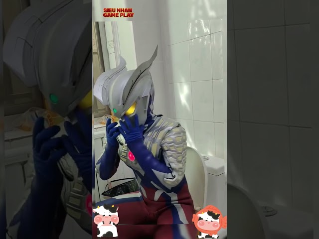 Ultraman Zero đi cầu bị hết giấy wc #ultraman #ultramanfunny #shorts