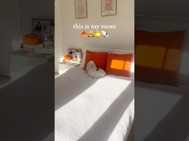 this is my room! *highly requested room tour!* 🍂🧸 qotd: do you like my bedroom?