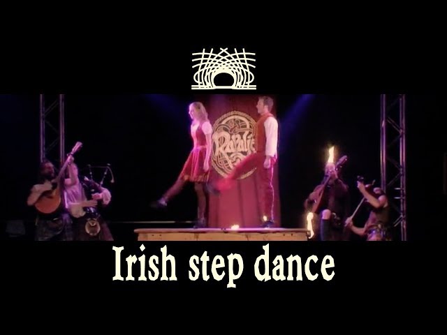 Irish hardshoe step dancing on tabletop - Rapalje Celtic Folk Music @ Balver Höhle