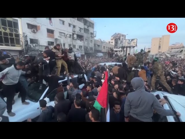 Chaotic scenes in Gaza during transfer of three hostages to the Red Cross