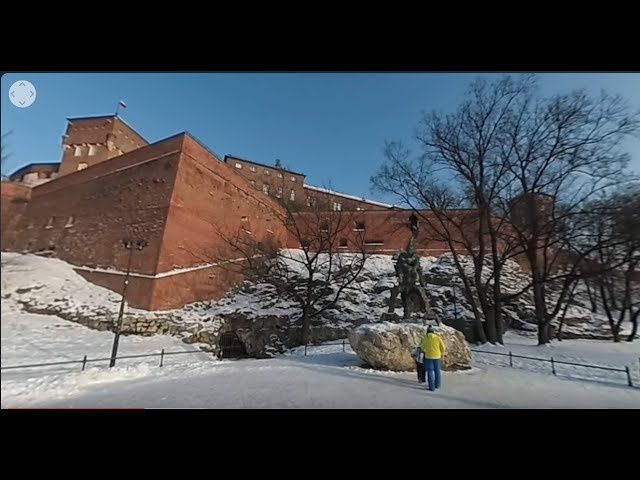 360 Panorama walking at Dragon of Wawel 2019 winter -  4k UHD HQ