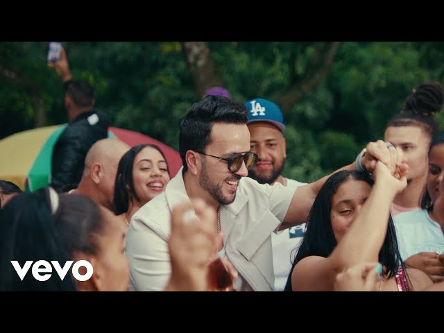 Luis Fonsi - La Romana (Official Video)