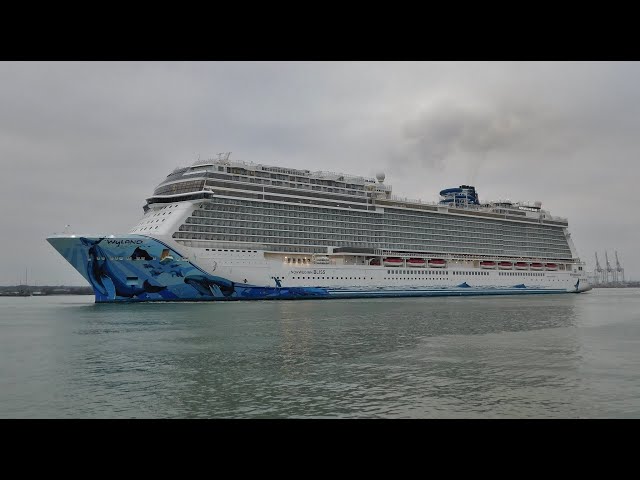 NORWEGIAN BLISS departs Southampton for a Refit - 17/01/2025