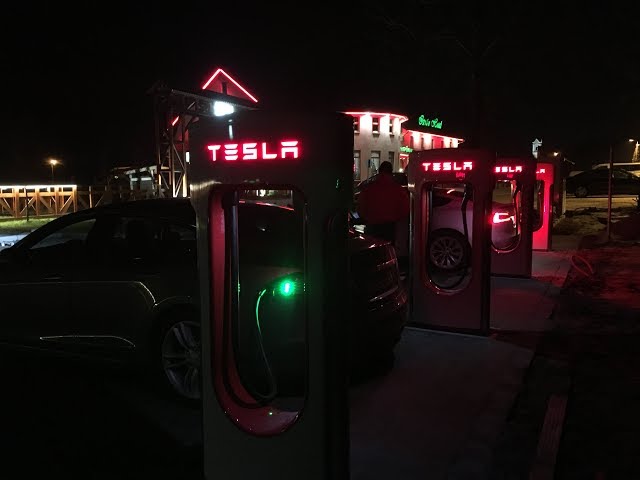 Elsőként teszteltük a sormási Tesla Superchargert