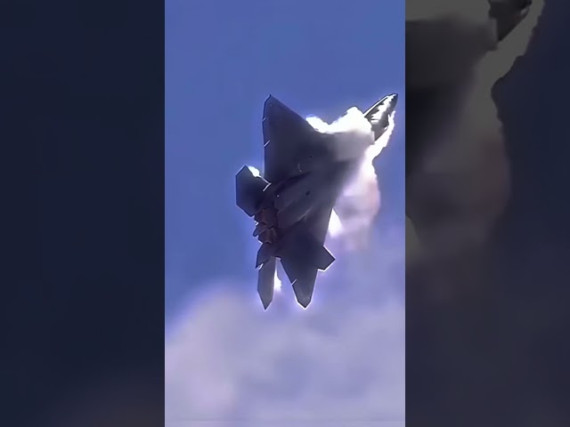 F-22 Raptor Creates INSANE Cloud Formation During High G Turn!