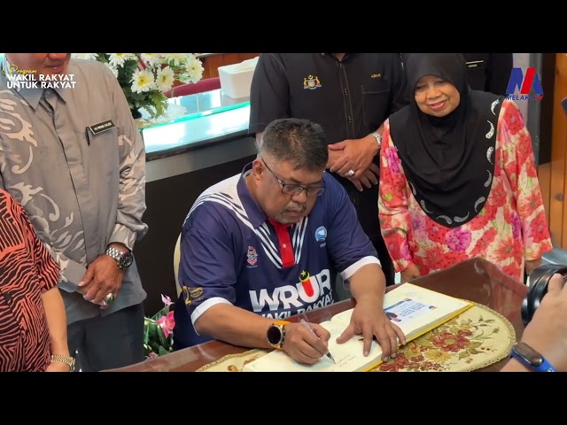 LAWATAN KETUA MENTERI KE MEMORIAL TUN GHAFAR BABA