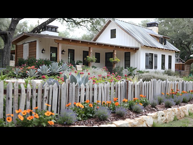 Rustic Fencing Magic: Farmhouse Garden Fence Ideas for a Picture-Perfect Backyard