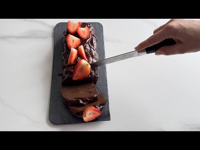 This is a very tasty chocolate dessert in 5 minutes without baking!