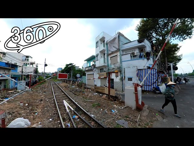 360° VR - Take a walk near Saigon Station and the railroad tracks / ベトナム・ホーチミン（サイゴン）