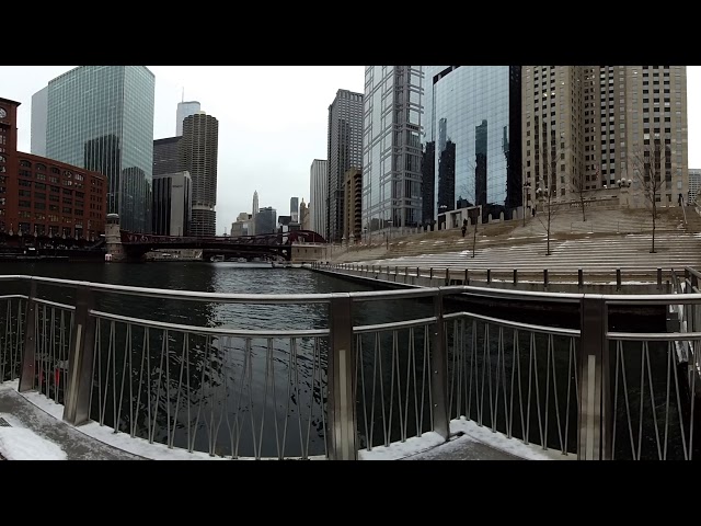 Video 8k Chicago Illinois in Chicago River in 8k and 360 Degrees