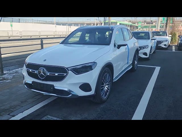 2025년 벤츠 GLC300 4m 아방가르드 화이트색/브라운시트