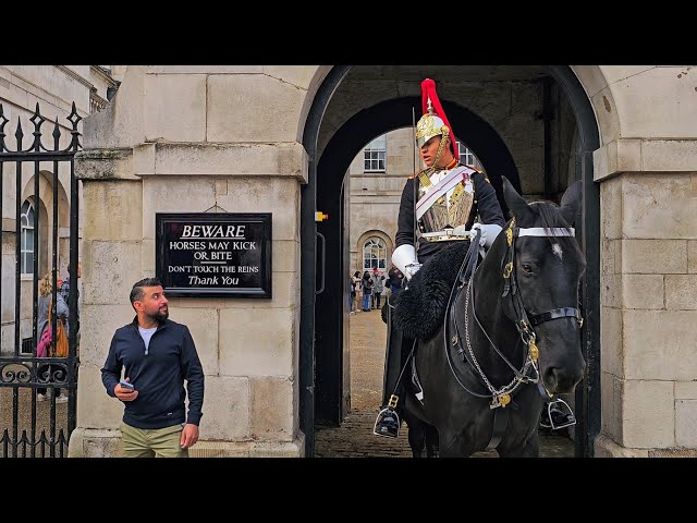 FAMOUS KING'S GUARD SHOUTS AT IDIOT TO STAND CLEAR after warning him at Horse Guards!