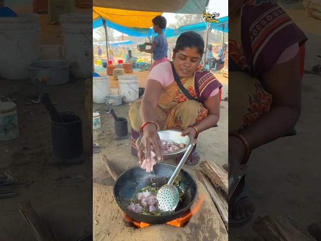 Jharkhandi Live Pork/Panda Meat Cooking In Adivasi Bazar #ranchi #shorts