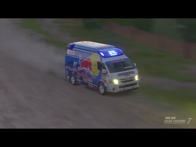 HiAce Dakar Rally Raid Crazy Lap!