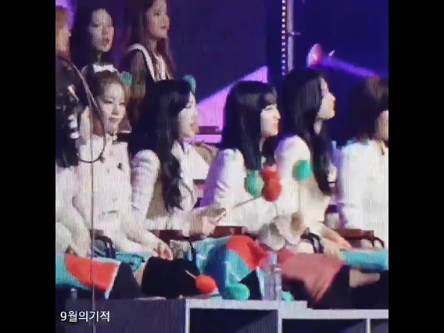 050119 TWICE Reaction to BLACKPINK - DDU DU DDU DU  #GDA