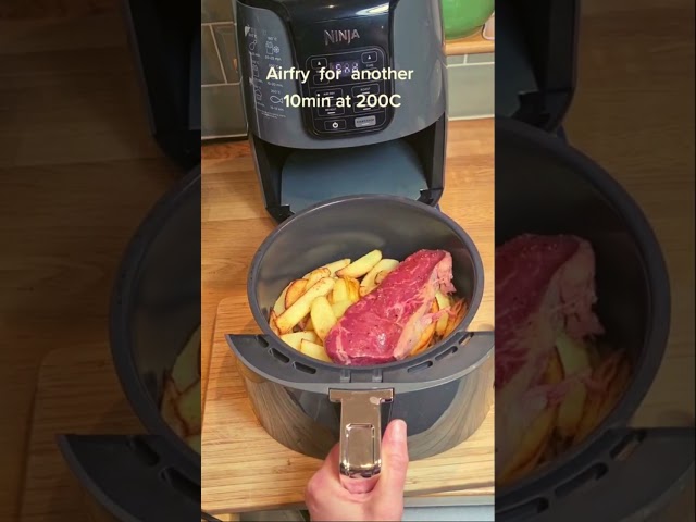 Steak and chips cooked in an air fryer quick and easy #shorts