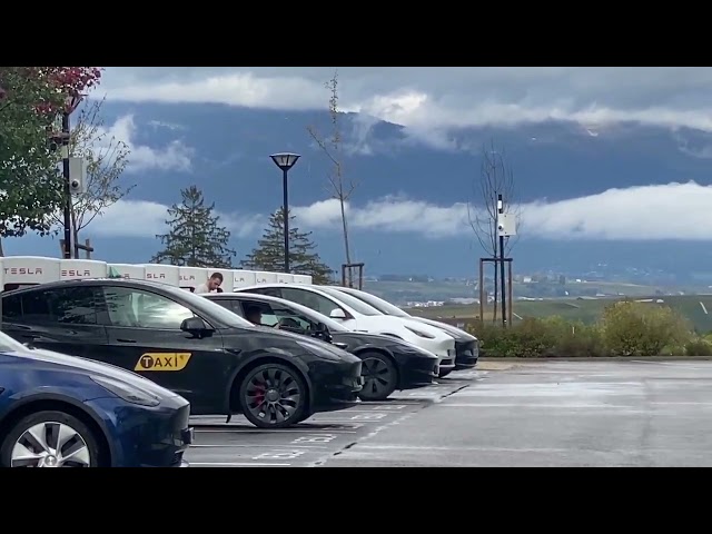 Tesla Supercharger St Julien en Genevois @ AC Hotel