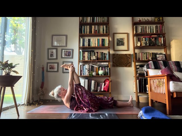 Yoga Flow, L2:3: Moves to Padma Adho Mukha Vrksasana (Lotus Handstand) & Hanumanasana