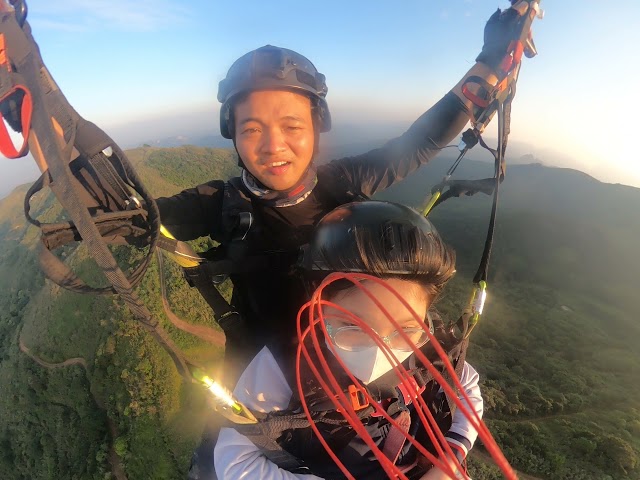 bay cùng bé gái 10 tuổi dáng yêu ngày 24 10  #paragliding lh bay trải nghiệm  0968689893 0904662696