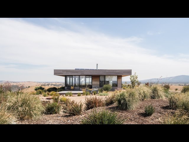 How a ‘Less Is Best’ Approach to the Landscape Design Settled the Off-Grid Home